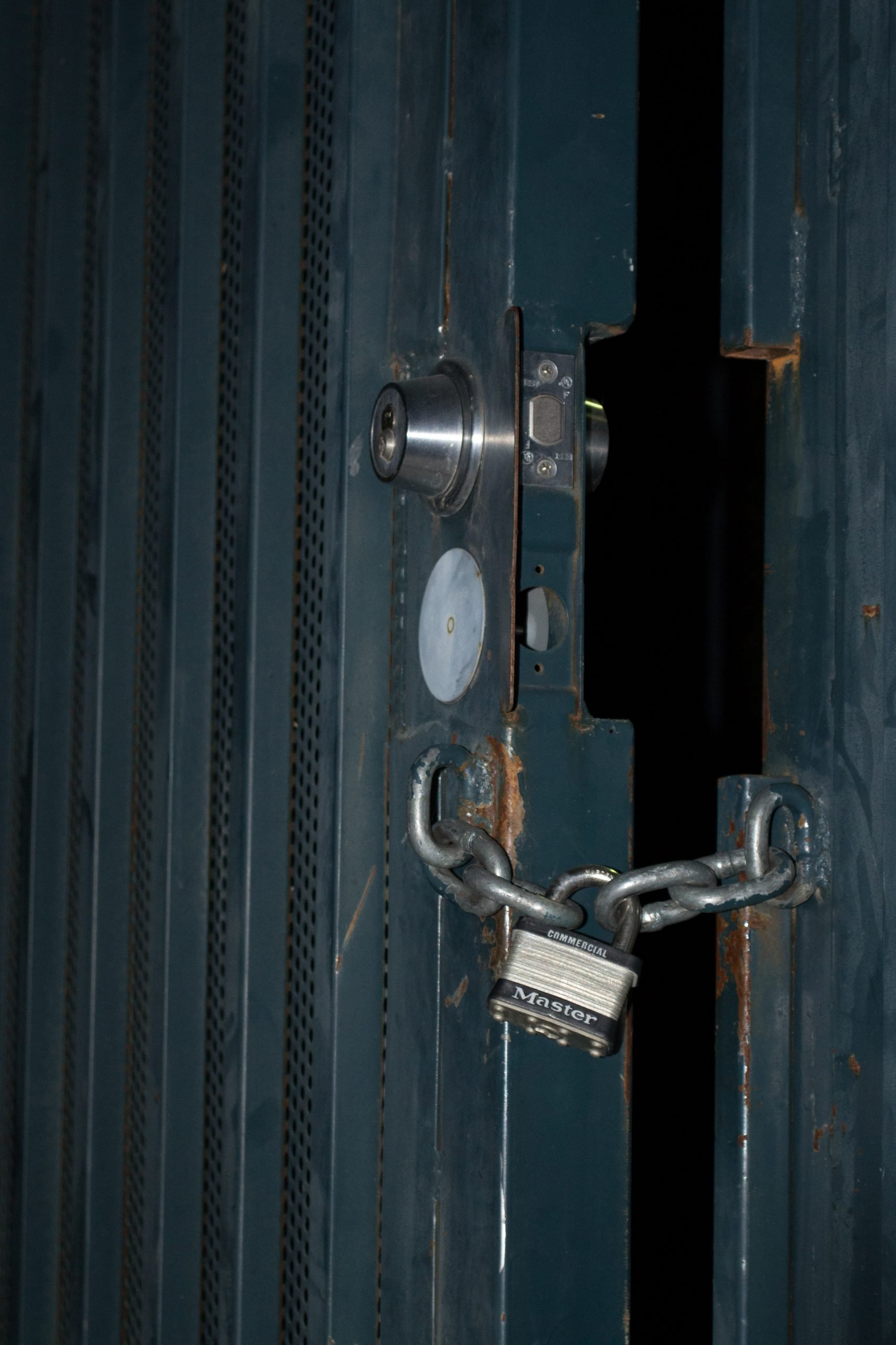 LOCKED YOUTHFULNESS